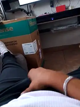 cristian112090 online show from 06/10/26, 12:56