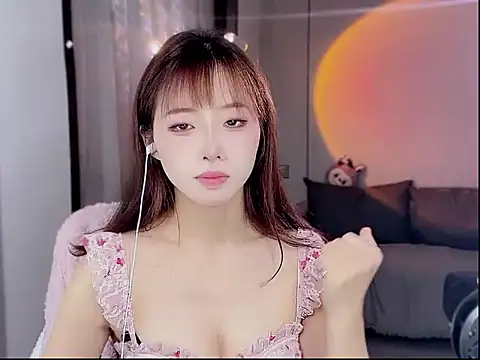 Snapshot of Kikikiki5678 chatting on 12/17/25, 01:54 Kikikiki5678 online show from 12/17/25, 01:54