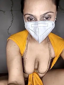 HONEY BEBS online show from 02/05/26, 05:53