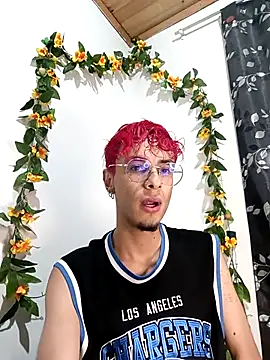 2 milo verus 4 online show from 11/27/25, 09:48