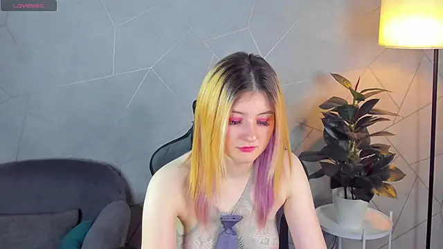 Diana Davis online show from 11/28/25, 04:34