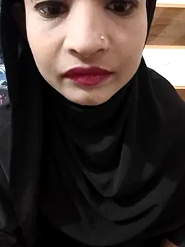 Zoyaa-Zubair online show from 12/21/25, 07:43