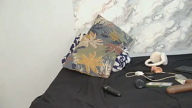 Snapshot of SexyZuluBarbie chatting on 06/17/26, 10:47 SexyZuluBarbie online show from 06/17/26, 10:47