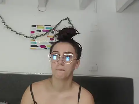 abigail smith15 online show from 04/06/26, 07:15