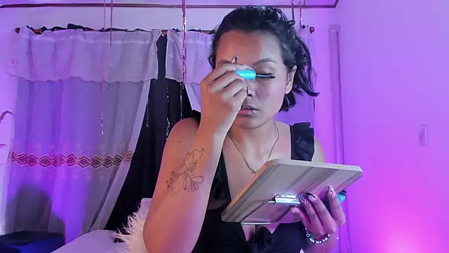 CloeEvans0 online show from 11/30/25, 07:14