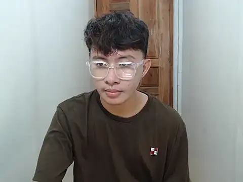 asiantwink0000 online show from 12/21/25, 04:08