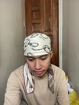 asiantwink0000 online show from 02/05/26, 11:55