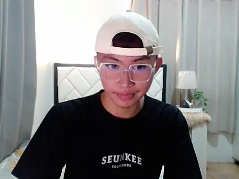 asiantwink0000 online show from 02/08/26, 09:29