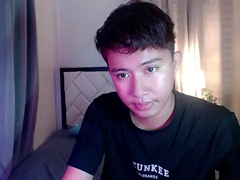 asiantwink0000 online show from 02/18/26, 08:33