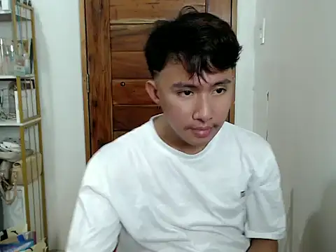 asiantwink0000 online show from 12/14/25, 08:20