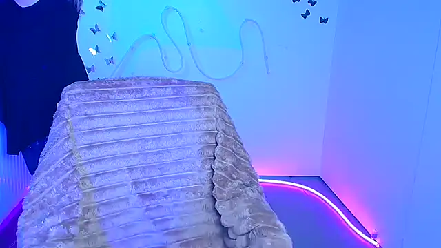 Amanda Swannn online show from 03/25/26, 06:46