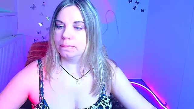 Amanda Swannn online show from 04/05/26, 05:58