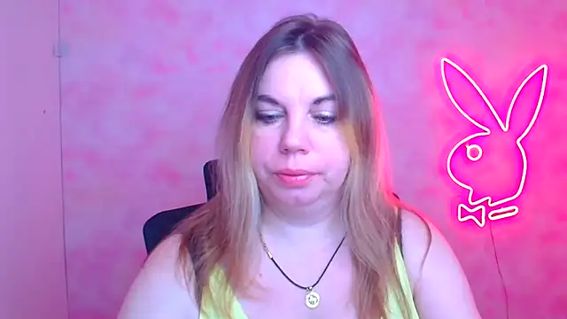 Amanda Swannn online show from 12/17/25, 06:51