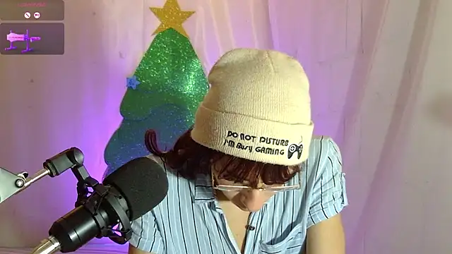 kattycat   online show from 12/17/25, 05:01