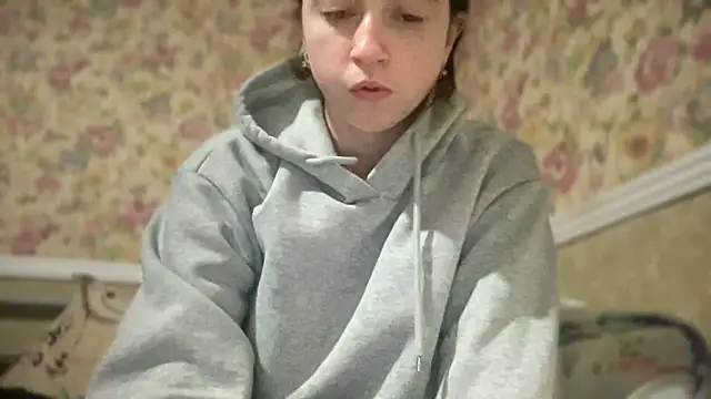 Snapshot of Aphr0ditee chatting on 05/01/26, 02:44 Aphr0ditee online show from 05/01/26, 02:44