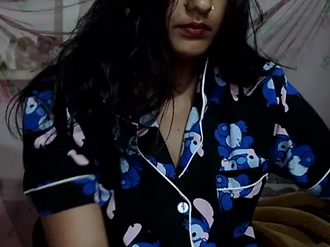 Snapshot of Hot_Princess2000 chatting on 12/15/25, 08:36 Hot Princess2000 online show from 12/15/25, 08:36