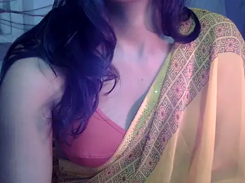 Snapshot of Hot_Princess2000 chatting on 12/13/25, 08:04 Hot Princess2000 online show from 12/13/25, 08:04