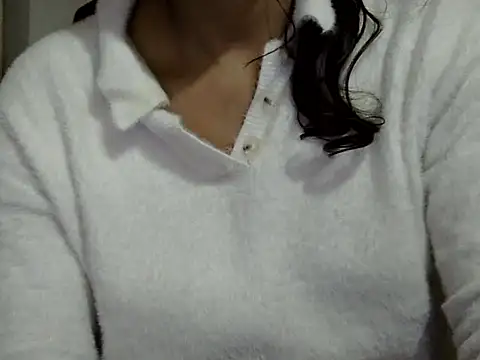 Snapshot of Hot_Princess2000 chatting on 12/19/25, 02:26 Hot Princess2000 online show from 12/19/25, 02:26