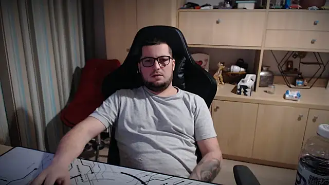 kevinnlovelly online show from 12/22/25, 04:51