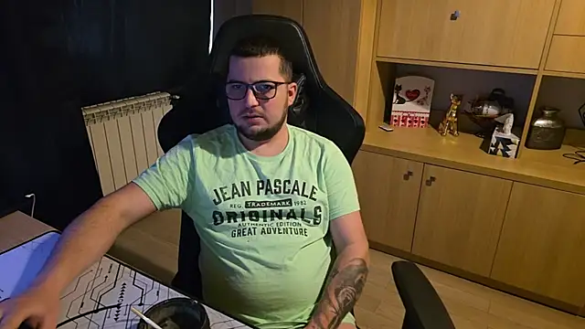 Snapshot of kevinnlovelly chatting on 02/09/26, 07:39 kevinnlovelly online show from 02/09/26, 07:39