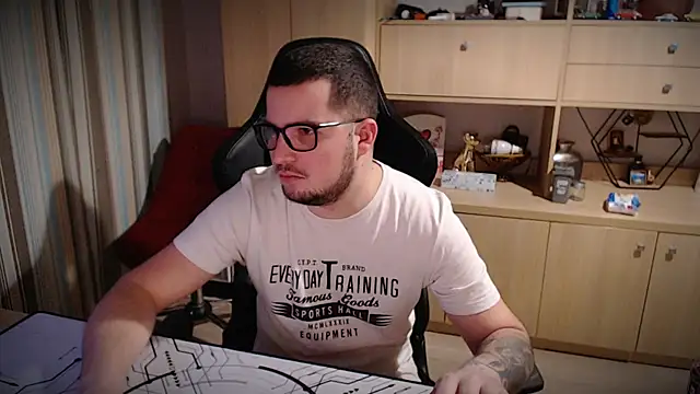 kevinnlovelly online show from 12/18/25, 06:34