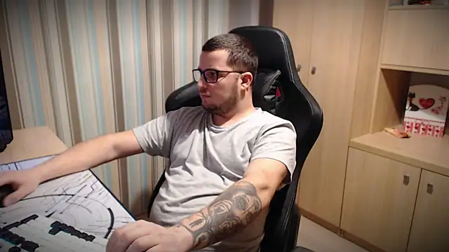 kevinnlovelly online show from 11/27/25, 06:19