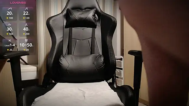 kevinnlovelly online show from 11/28/25, 06:19