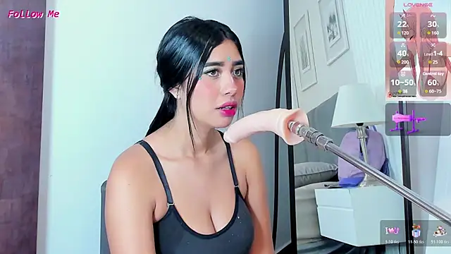 Snapshot of lumi_love chatting on 12/18/25, 11:47 lumi love online show from 12/18/25, 11:47