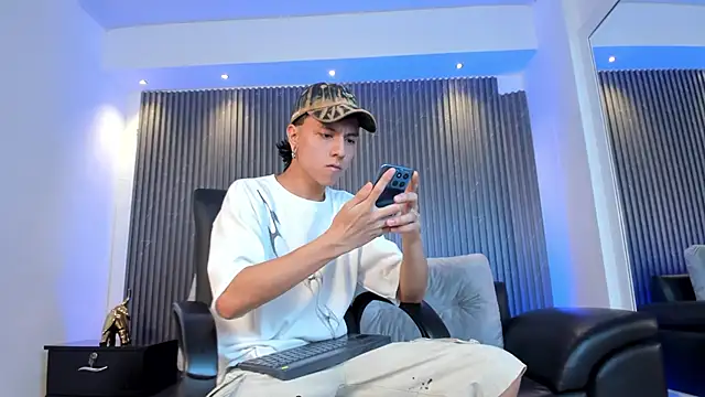 Snapshot of Bastthianxxx chatting on 11/28/25, 06:30 Bastthianxxx online show from 11/28/25, 06:30