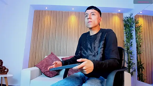 Snapshot of Bastthianxxx chatting on 12/02/25, 07:37 Bastthianxxx online show from 12/02/25, 07:37