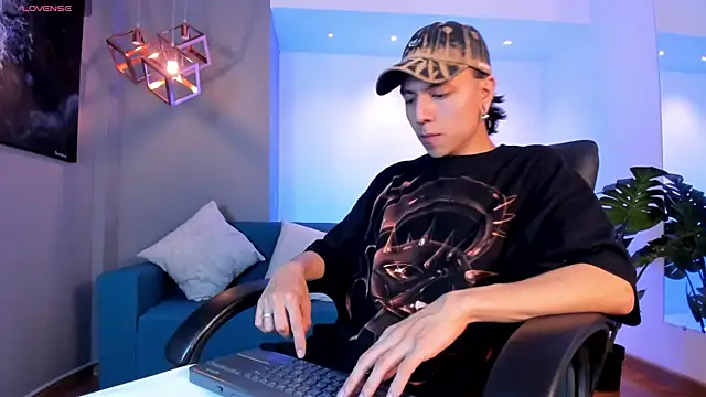 Snapshot of Bastthianxxx chatting on 11/30/25, 11:33 Bastthianxxx online show from 11/30/25, 11:33