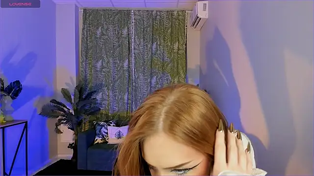 Snapshot of Jennifer_Wiliams chatting on 12/16/25, 07:29 Jennifer Wiliams online show from 12/16/25, 07:29