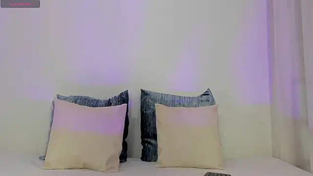 Snapshot of arianna_kotz chatting on 12/18/25, 09:40 arianna kotz online show from 12/18/25, 09:40