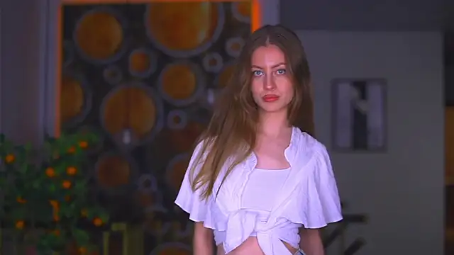 Snapshot of BellaPinneo chatting on 11/30/25, 07:58 BellaPinneo online show from 11/30/25, 07:58