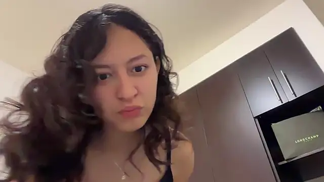 Alicatcua  online show from 02/09/26, 03:04