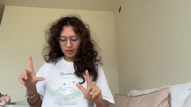 Snapshot of Alicatcua_ chatting on 07/05/26, 07:10 Alicatcua online show from 07/05/26, 07:10