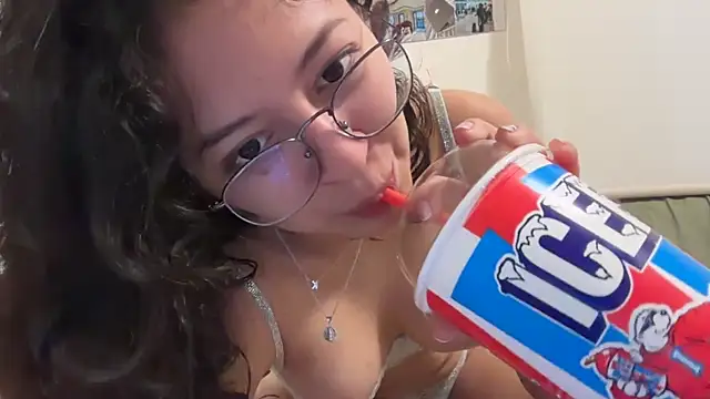 Alicatcua  online show from 04/03/26, 02:40