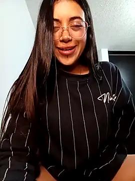 Violett  Rose online show from 12/15/25, 02:06