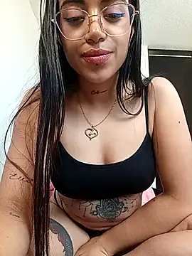 Violett  Rose online show from 12/19/25, 03:25