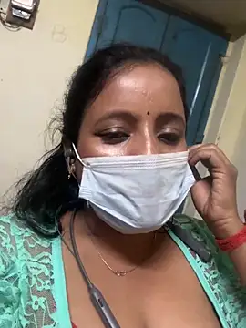 Snapshot of Rima_cam5 chatting on 11/30/25, 12:39 Rima cam5 online show from 11/30/25, 12:39