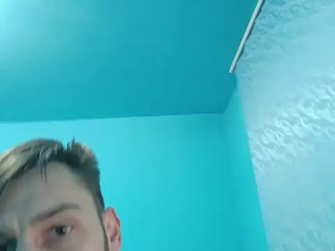 Snapshot of bigcockbignose chatting on 12/15/25, 12:05 bigcockbignose online show from 12/15/25, 12:05