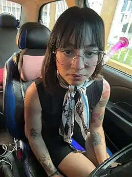 Mia fiire online show from 11/29/25, 07:47