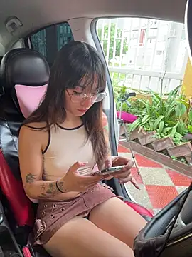 Mia fiire online show from 11/30/25, 07:36