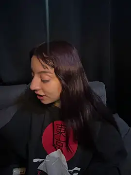Snapshot of Mia_fiire chatting on 06/19/26, 03:01 Mia fiire online show from 06/19/26, 03:01