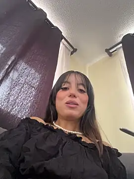 Mia fiire online show from 02/24/26, 07:15