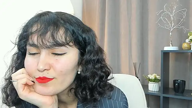 GilmaFaurot online show from 12/01/25, 08:32