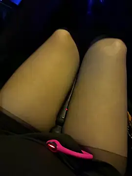 Snapshot of badesu chatting on 12/03/25, 10:31 badesu online show from 12/03/25, 10:31