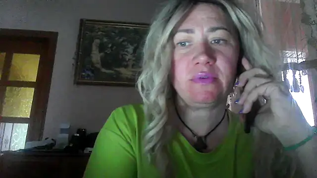 ClaireShannon online show from 11/28/25, 10:59