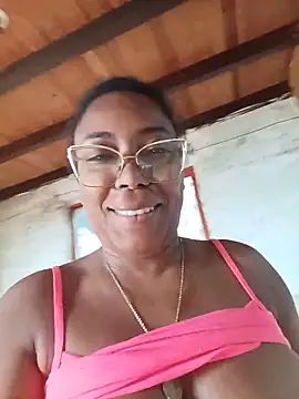 Snapshot of ChanneldelaCroix chatting on 06/17/26, 12:59 ChanneldelaCroix online show from 06/17/26, 12:59