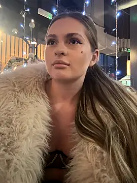 MilenaLuxury online show from 11/28/25, 03:12